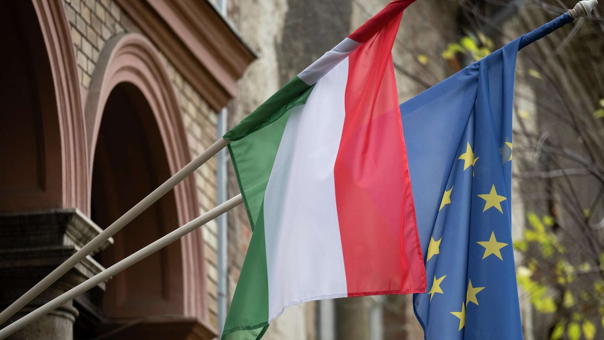 Венгрия отказалась одобрить кредит для помощи Украине — FT