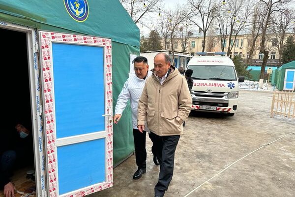 В Городской детской больнице скорой медицинской помощи установлено восемь мобильных госпиталей - Sputnik Кыргызстан