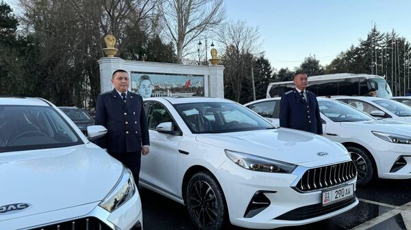 Передача 47 автомашин Судебному департаменту при Верховном суде КР  - Sputnik Кыргызстан