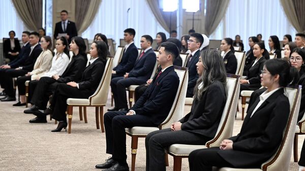 Студенты-лауреаты президентской стипендии. Архивное фото - Sputnik Кыргызстан