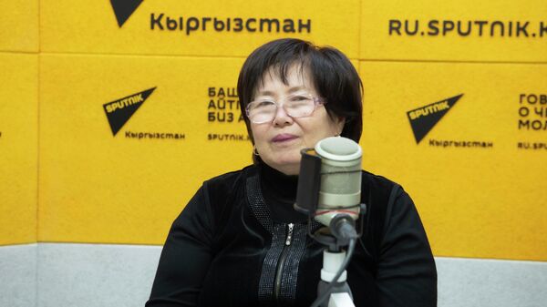 Представитель МЗ КР по профилактике и прекращению курения Чынара Бекбасарова  - Sputnik Кыргызстан