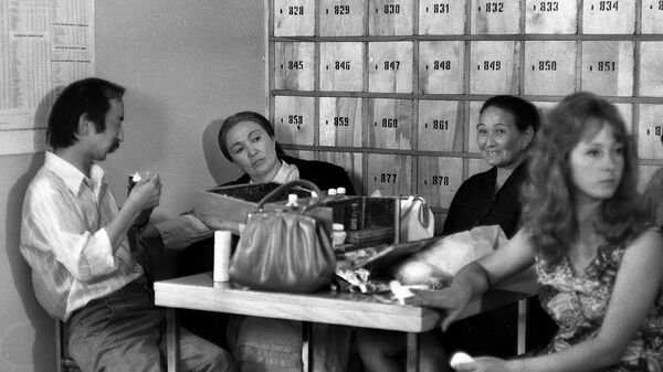 Известные кыргызские актрисы и режиссер — фото 1976 года - Sputnik Кыргызстан