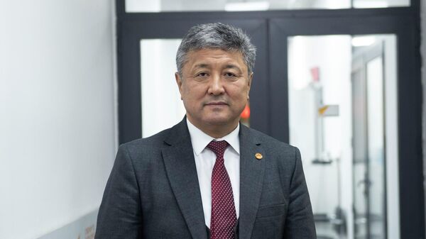 Билим берүү жана илим министринин орун басары Муратбек Касымалиев - Sputnik Кыргызстан