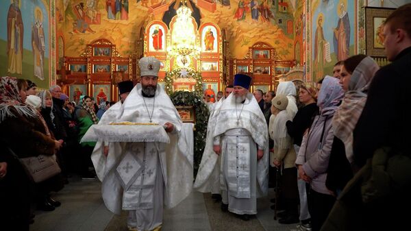 Как православные встретили Рождество Христово в Бишкеке - Sputnik Кыргызстан