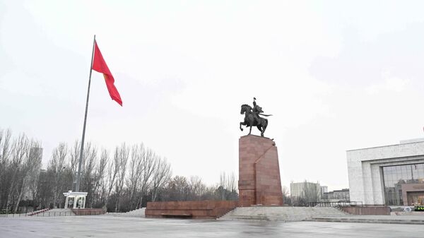 Флагшток на площади Ала-Тоо в Бишкеке. Архивное фото  - Sputnik Кыргызстан