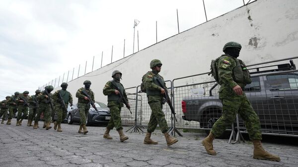 Военные в Эквадоре во время режима военного конфликта - Sputnik Кыргызстан