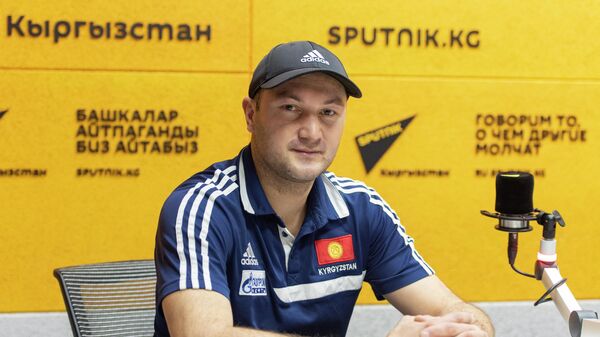 Бокс боюнча Кыргызстандын көп жолку чемпиону, эл аралык даражадагы спорттун чебери, машыктыруучу Эрмек Сакенов - Sputnik Кыргызстан