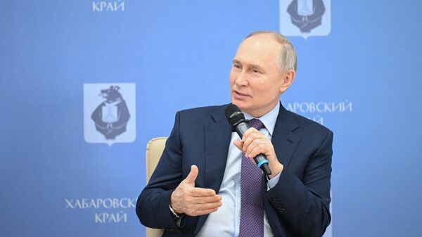 Рабочая поездка президента РФ В. Путина в Хабаровск - Sputnik Кыргызстан