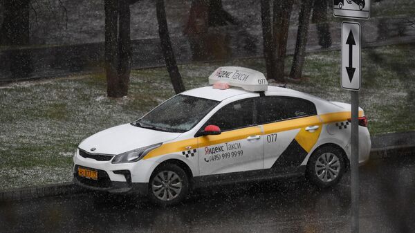 Яндекс такси кызматын автоунаасы. Архив - Sputnik Кыргызстан