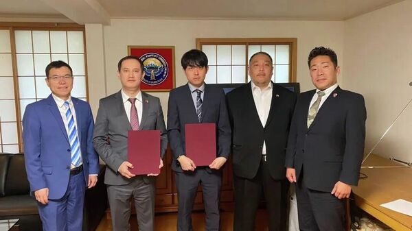 Церемония обмена Меморандумом о взаимопонимании между Министерством энергетики КР и японской компанией Metarize Japan  - Sputnik Кыргызстан