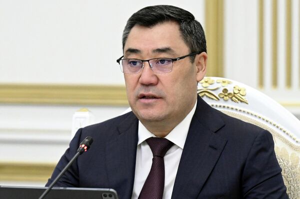 Жапаров с удовлетворением отметил высокий уровень сотрудничества между двумя странами и подчеркнул, что у братских Кыргызстана и Казахстана не должно быть нерешенных вопросов - Sputnik Кыргызстан