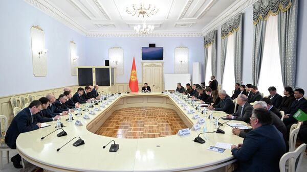 Министрлер кабинетинин төрагасы РФ делегациясын кабыл алууда - Sputnik Кыргызстан
