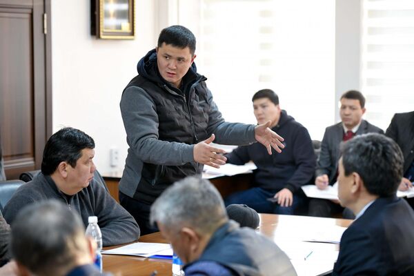 Как сообщил глава Госстроя Нурдан Орунтаев, более 100 строителей начали восстановление поврежденных строений ТЭЦ - Sputnik Кыргызстан