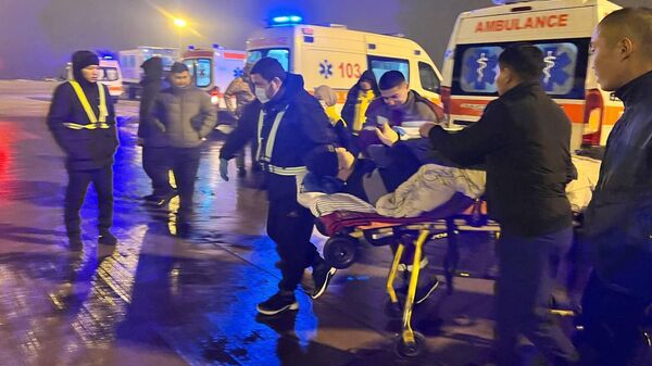 Доставка четырех кыргызстанцев, пострадавших при аварии ТЭЦ Бишкека в больницу города Адана - Sputnik Кыргызстан