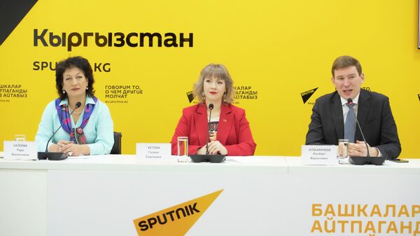 Участники брифинга В КР пройдет масштабный конкурс Женщина, меняющая мир в пресс-центре Sputnik Кыргызстан - Sputnik Кыргызстан