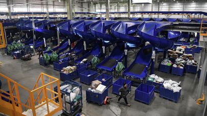 Работа логистического почтового центра в Новосибирской области