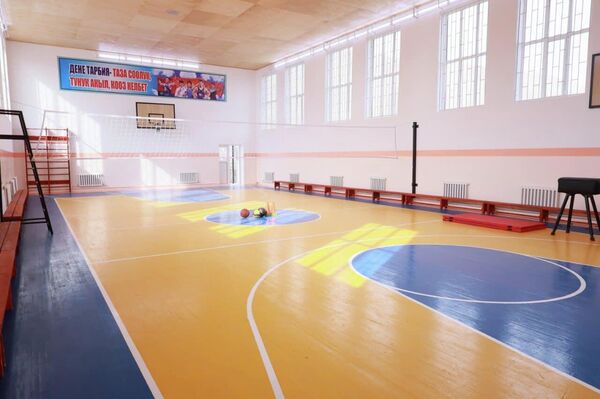 Окуу корпусунан сырткары спорт зал, отказаны бар - Sputnik Кыргызстан