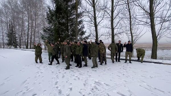 Возвращение российских военнослужащих из украинского плена  - Sputnik Кыргызстан