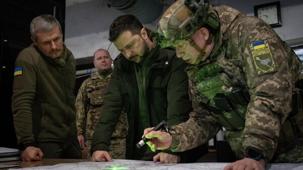 Владимир Зеленский генералдары менен сүйлөшүү учурунда. Архивдик сүрөт - Sputnik Кыргызстан