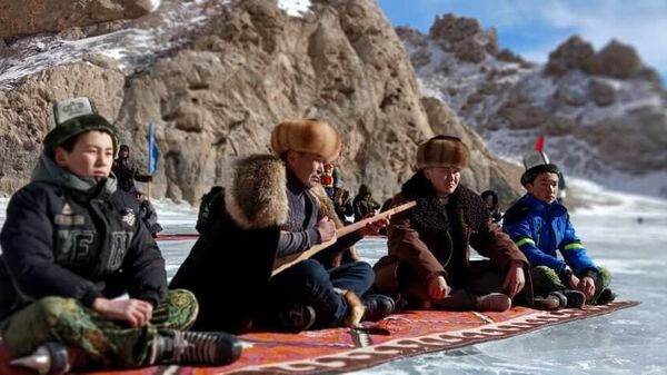 Необычный фестиваль прошел на льду озера Кель-Суу - Sputnik Кыргызстан
