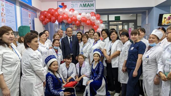 Открытие государственной аптеки Эл Аман в городской лечебно-профилактической поликлинике студентов - Sputnik Кыргызстан