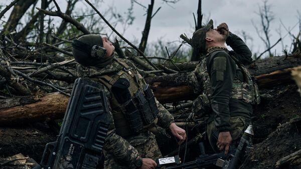 Украинские солдаты на линии фронта возле Авдеевки. Архивное фото  - Sputnik Кыргызстан