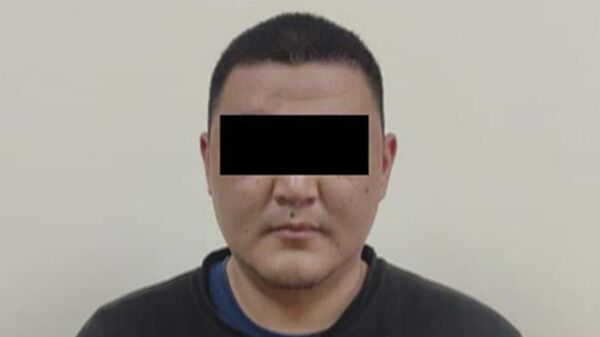 Подозреваемый в пособничестве организации международного наркоканала, сотрудник СБНОН УВД Баткенской области - Sputnik Кыргызстан