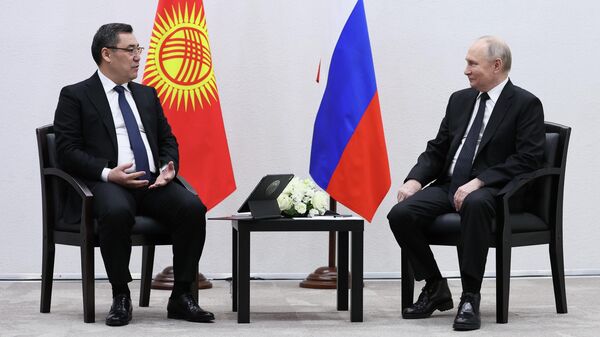 Президент РФ В. Путин встретился с президентом Кыргызстана Садыром Жапаровым - Sputnik Кыргызстан