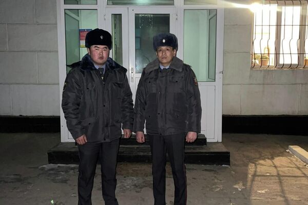 В Тонском районе милиционеры спасли мужчину, случайно ранившего себя - Sputnik Кыргызстан