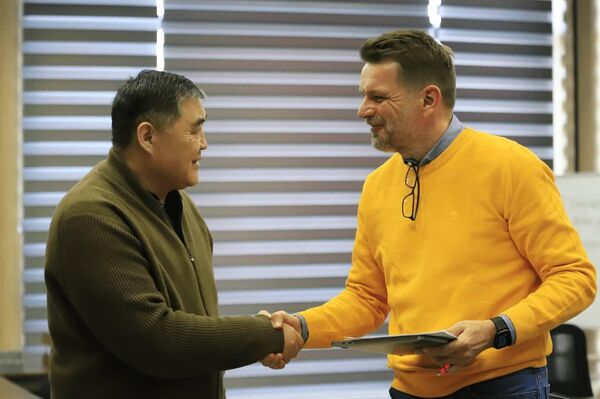 Напомним, что Ташиев 19 февраля был избран главой федерации на внеочередном конгрессе КФС - Sputnik Кыргызстан