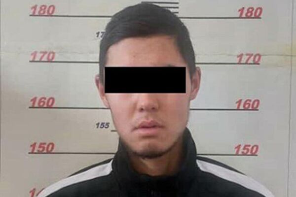 Отмечается, что задержан подозреваемый — 20-летний житель села Ананьево, у которого обнаружили 31 пакетик с веществом неизвестного происхождения - Sputnik Кыргызстан