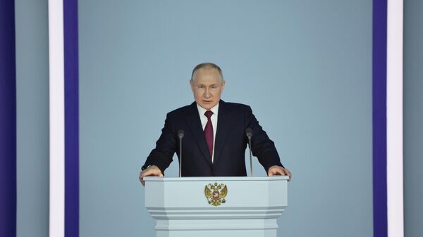 Послание Владимира Путина Федеральному собранию России — запись прямого эфира  - Sputnik Кыргызстан