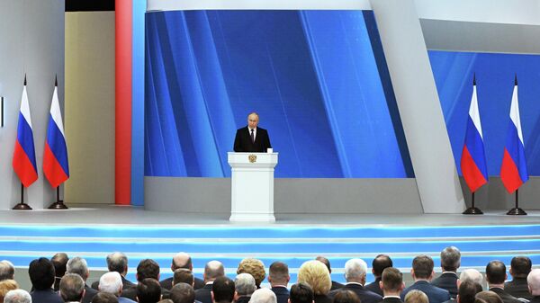 РФ президенти Владимир Путин Федералдык жыйынга жасаган кайрылуусунда  - Sputnik Кыргызстан