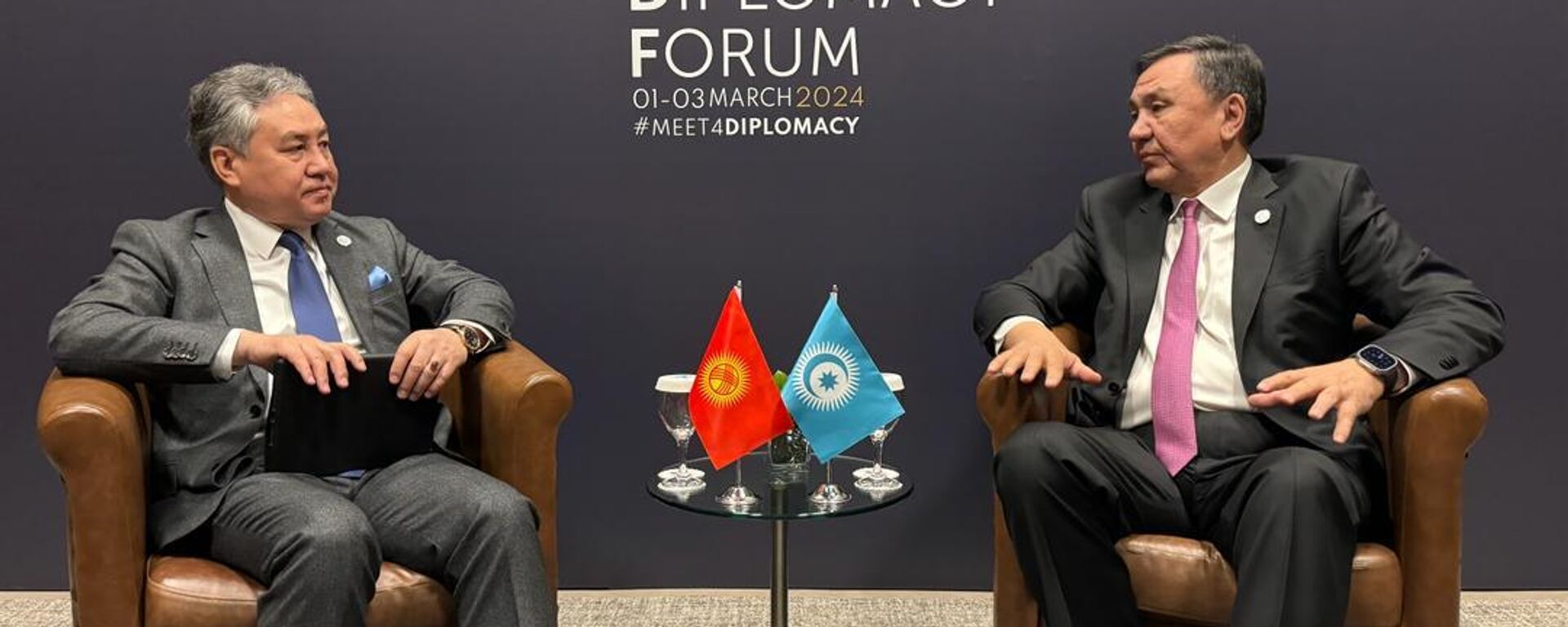 Встреча министра иностранных дел КР с Генеральным секретарем ОТГ - Sputnik Кыргызстан, 1920, 02.03.2024
