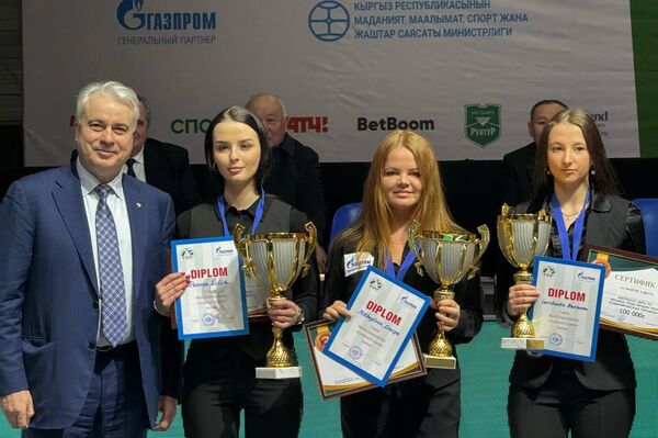 Первые четыре места среди женщин заняли россиянки Диана Миронова, Лилия Панова, Марианна Ларченко и Дарья Михайлова - Sputnik Кыргызстан