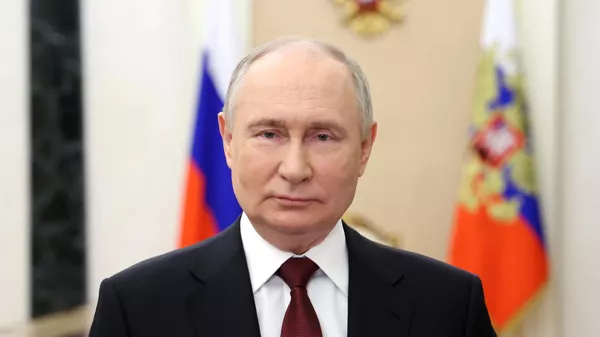 Видеообращение президента РФ В. Путина к участникам церемонии открытия Всемирного фестиваля молодёжи - Sputnik Кыргызстан
