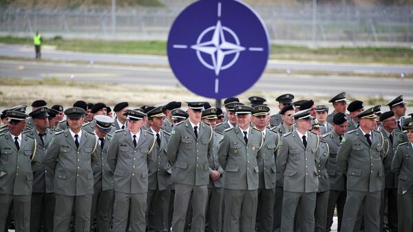 Офицеры на церемонии открытия авиабазы НАТО. Архивное фото - Sputnik Кыргызстан