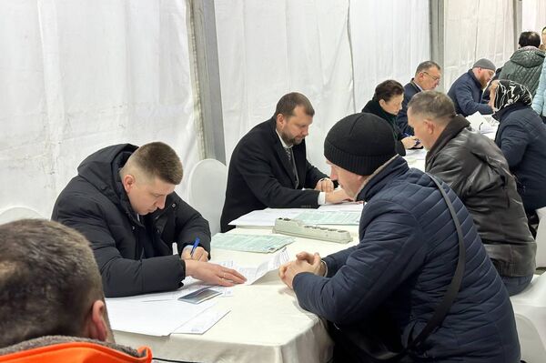 Прийти и проголосовать можно до 20:00 по бишкекскому времени - Sputnik Кыргызстан