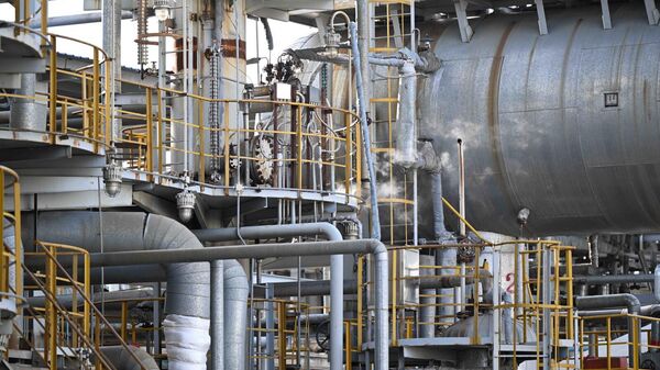 Нефтеперерабатывающий завод Джунда - Sputnik Кыргызстан