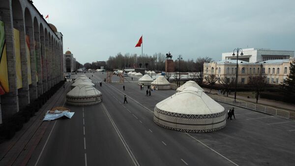 Больше 10 огромных юрт в центре Бишкека — как готовятся к Ноорузу. Видео - Sputnik Кыргызстан
