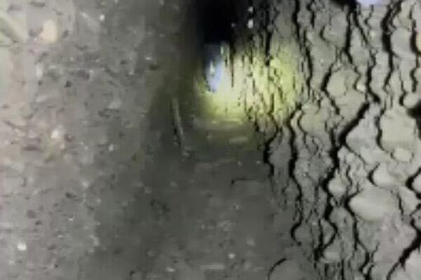 На кыргызско-узбекской границе обнаружили огромный подземный тоннель - Sputnik Кыргызстан