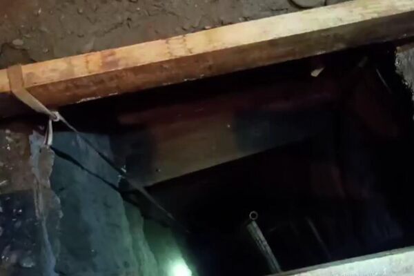 Жалал-Абад облусундагы Сузак районунун аймагында контрабандалык жүк ташыганга ылайыкталган жер астындагы тоннель табылды - Sputnik Кыргызстан