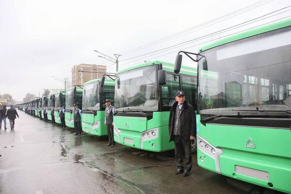 Маалыматка ылайык, мэриянын Жүргүнчүлөрдү ташуу агенттигине берилген 100 автобус Кыргыз-өзбек өнүктүрүү фонду аркылуу сатып алынган - Sputnik Кыргызстан