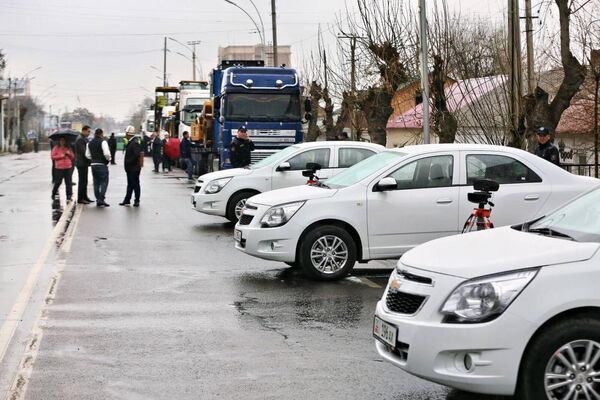 Муниципалитету столицы также переданы легковые автомобили - Sputnik Кыргызстан