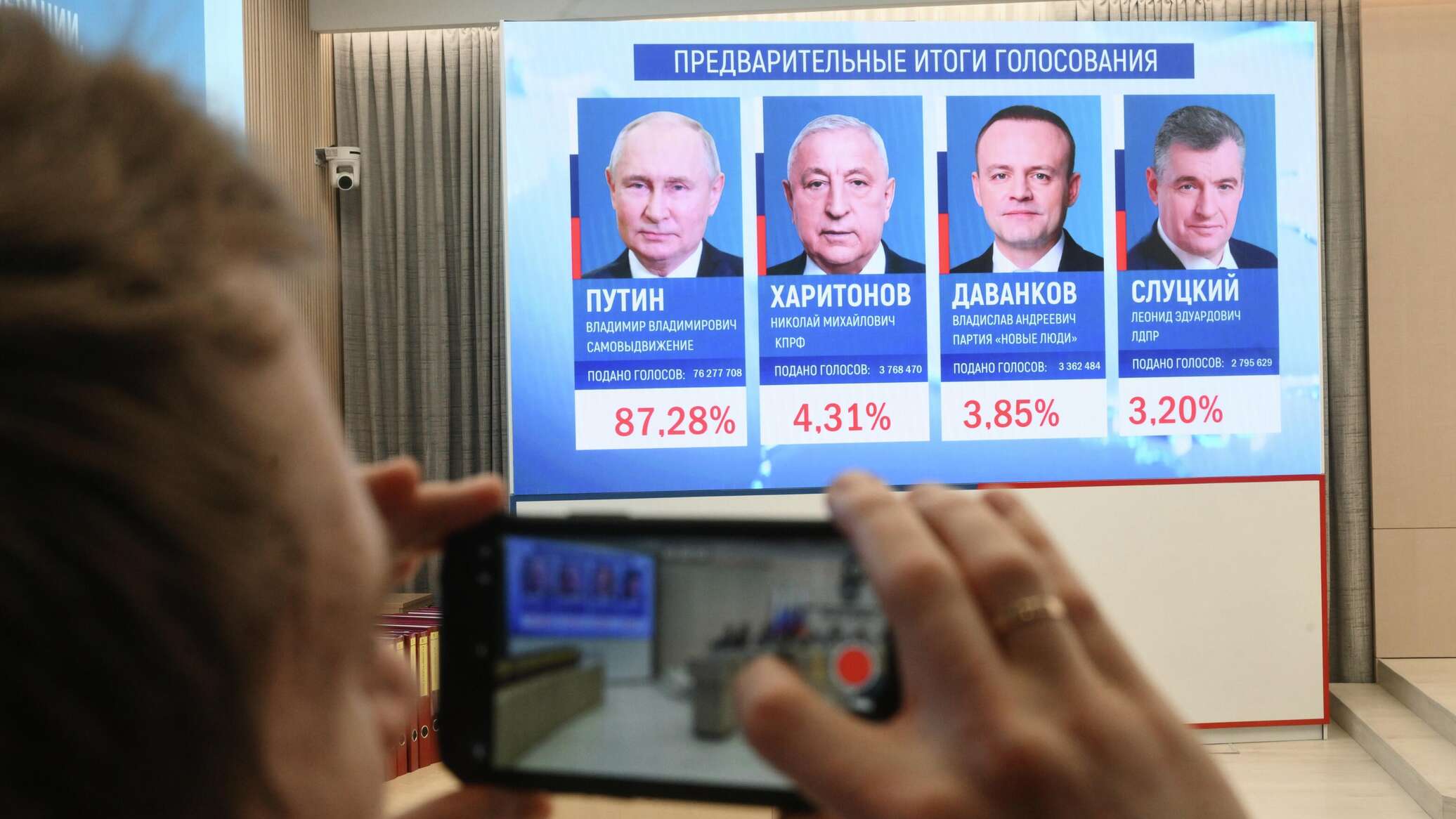 Елка на манежной площади 2021 москва. Праздники январь 2024 года. Краснаяплрщадь новый год. Новогодняя программа на каникулы 2023 игротеки для детей-. Дата нового года 2024.