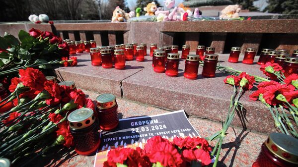 Крокус Сити Холлдогу теракттын курмандыктарын эскерүү акциясы - Sputnik Кыргызстан