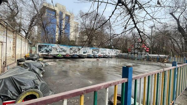 Бишкектеги Панфилов паркындагы 7 сотых жер тилке мэрияга кайтарылды - Sputnik Кыргызстан