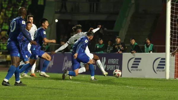 Матч по футболу между сборными Кыргызстана и Китайского Тайбэя - Sputnik Кыргызстан