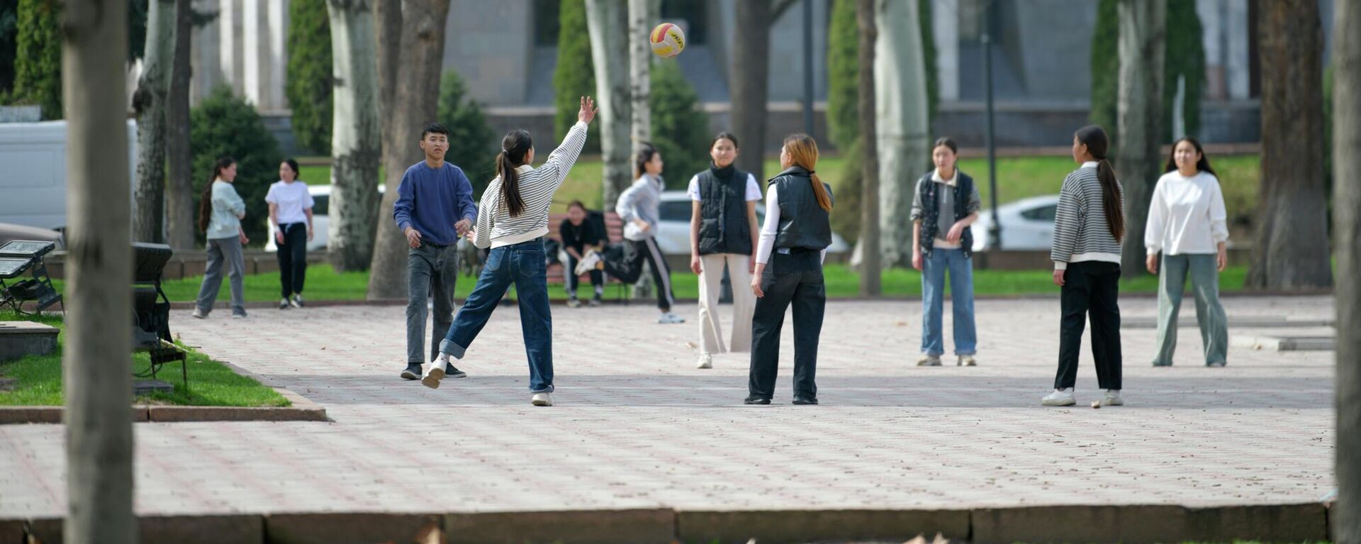 Бишкектеги жаз. Архив - Sputnik Кыргызстан, 1920, 13.03.2026