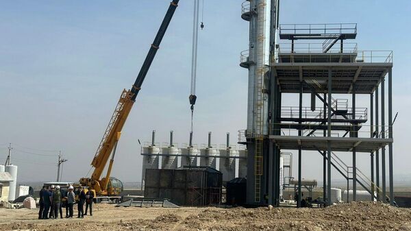 Строительство нефтеперерабатывающего завода в Баткенской области - Sputnik Кыргызстан